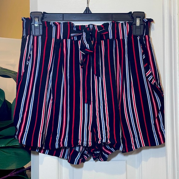 💙🆕Ambiance appaxel Black, red, and blue stripped shorts size S - Picture 2 of 4